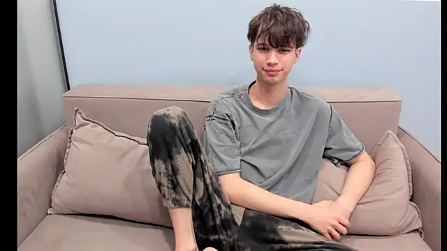 Im Shine Guy online show from 10/18/25, 08:42