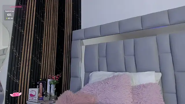 vivianne scott online show from 11/18/25, 12:20