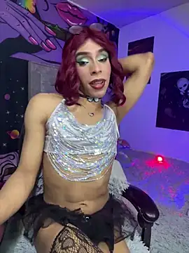 Snapshot of Diana_2003 chatting on 12/19/25, 12:23 Diana 2003 online show from 12/19/25, 12:23