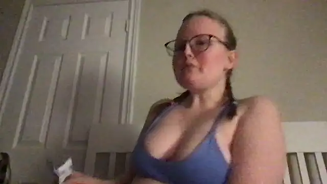 Snapshot of lexie_lilacs chatting on 01/13/25, 02:28 lexie lilacs online show from 01/13/25, 02:28