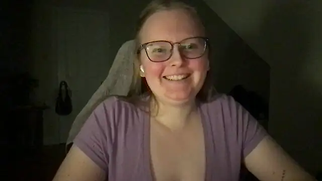 Snapshot of lexie_lilacs chatting on 01/17/25, 03:34 lexie lilacs online show from 01/17/25, 03:34