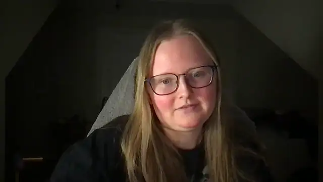 Snapshot of lexie_lilacs chatting on 01/26/25, 12:05 lexie lilacs online show from 01/26/25, 12:05