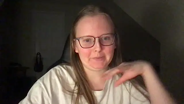 Snapshot of lexie_lilacs chatting on 02/16/25, 04:42 lexie lilacs online show from 02/16/25, 04:42