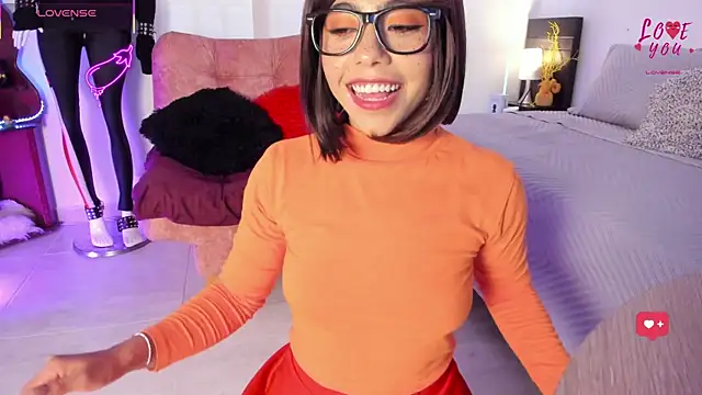 Snapshot of AndreaVelasco chatting on 06/05/26, 06:13 AndreaVelasco online show from 06/05/26, 06:13