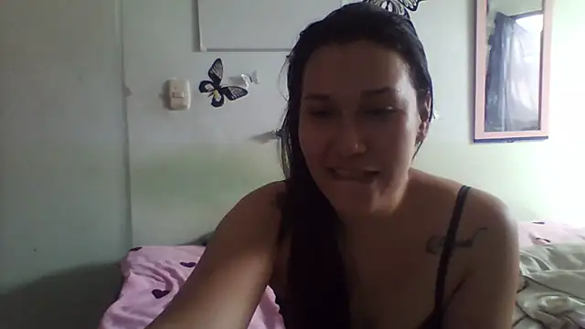 Snapshot of luxandracon23 chatting on 02/02/25, 05:48 luxandracon23 online show from 02/02/25, 05:48