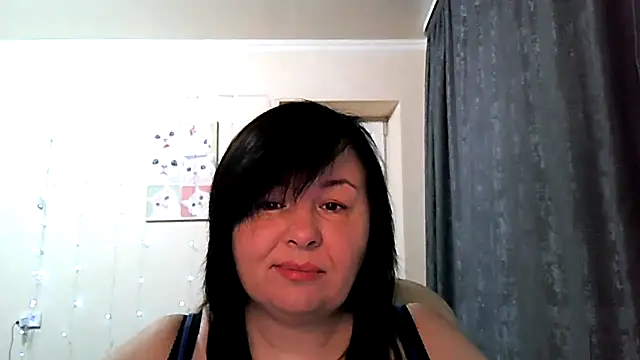 EmiliaLooo online show from 06/05/26, 03:57