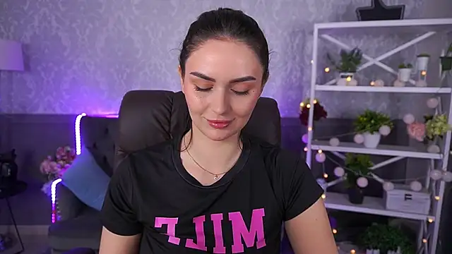 MilashaLovely online show from 10/28/25, 07:23