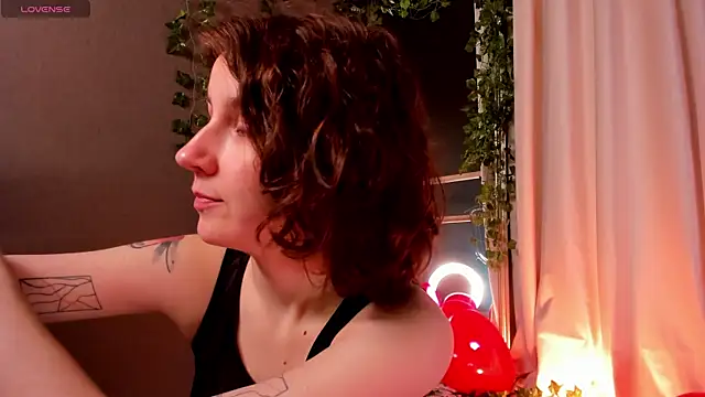 Snapshot of mind_game chatting on 02/14/25, 11:53 mind game online show from 02/14/25, 11:53