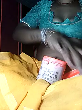 Snapshot of kumarigirl chatting on 12/04/25, 09:18 kumarigirl online show from 12/04/25, 09:18