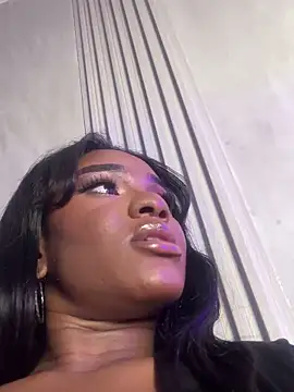 SophiaSmiiths  online show from 02/15/25, 06:02