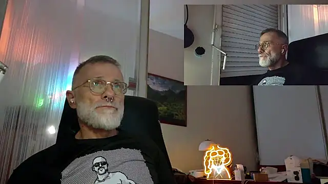 MusclesCigarsFFPig online show from 05/07/26, 09:20