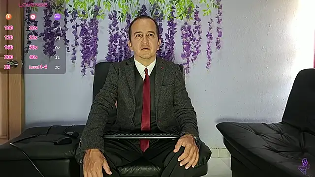 Snapshot of yazforeSolo chatting on 02/13/26, 02:02 yazforeSolo online show from 02/13/26, 02:02