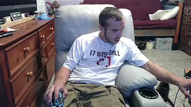Snapshot of ScubaStevex chatting on 10/01/25, 01:33 ScubaStevex online show from 10/01/25, 01:33