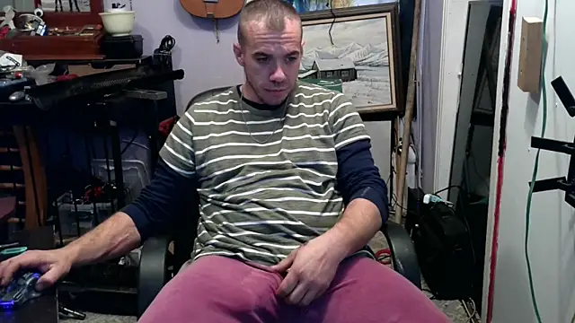 ScubaStevex online show from 11/13/25, 09:14