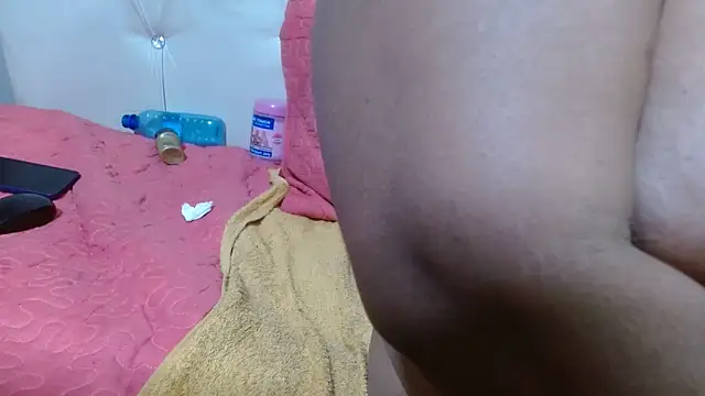AuntyBigMadam87 online show from 05/13/26, 08:01