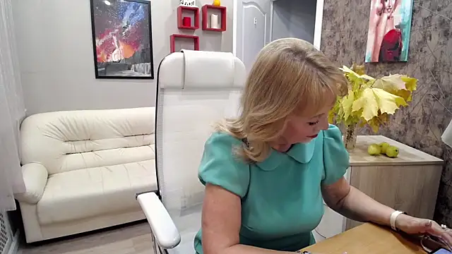 Milla Cutie18 online show from 09/26/25, 07:23