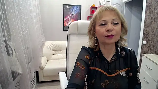 Snapshot of Milla_Cutie18 chatting on 12/22/25, 05:59 Milla Cutie18 online show from 12/22/25, 05:59