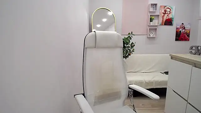 Snapshot of Milla_Cutie18 chatting on 02/11/26, 05:23 Milla Cutie18 online show from 02/11/26, 05:23