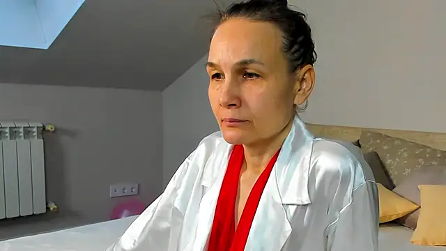 Lillian White online show from 02/02/25, 10:13