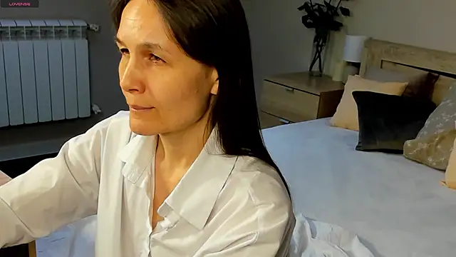 Lillian White online show from 02/08/25, 07:04