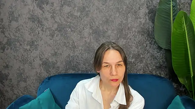 Lillian White online show from 03/21/25, 09:01