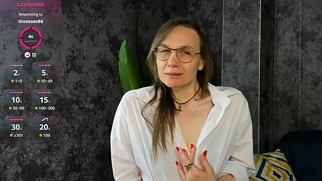 Lillian White online show from 05/13/26, 01:03