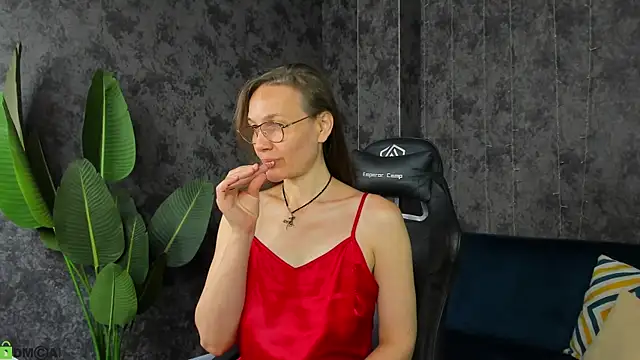 Lillian White online show from 06/21/26, 12:46