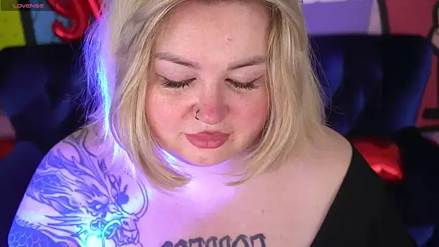 Snapshot of ZaraReignn chatting on 02/06/26, 08:34 ZaraReignn online show from 02/06/26, 08:34