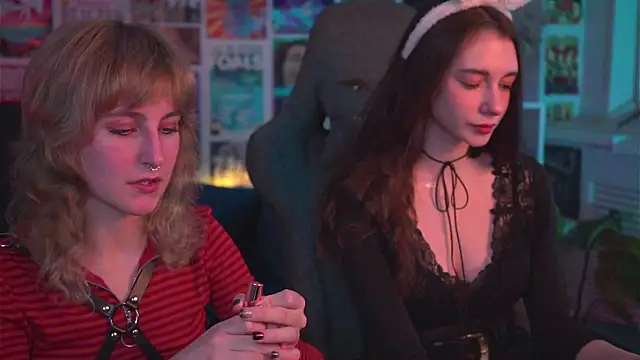 Snapshot of LuxRayi chatting on 12/20/24, 06:40 LuxRayi online show from 12/20/24, 06:40