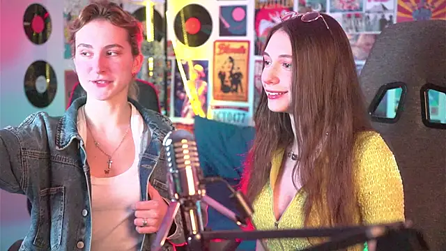 Snapshot of LuxRayi chatting on 01/10/25, 03:16 LuxRayi online show from 01/10/25, 03:16