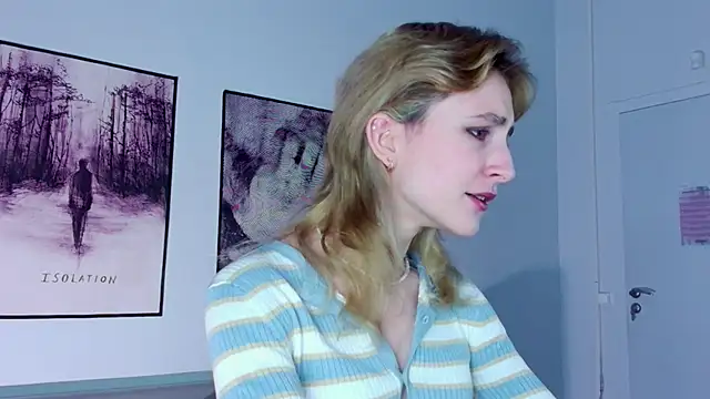 Snapshot of LuxRayi chatting on 01/18/25, 03:05 LuxRayi online show from 01/18/25, 03:05