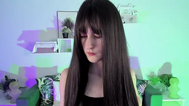 Snapshot of LuxRayi chatting on 02/02/25, 05:59 LuxRayi online show from 02/02/25, 05:59