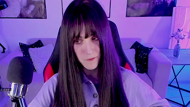 Snapshot of LuxRayi chatting on 02/11/25, 06:44 LuxRayi online show from 02/11/25, 06:44