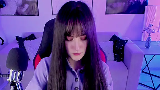 Snapshot of LuxRayi chatting on 02/11/25, 09:46 LuxRayi online show from 02/11/25, 09:46