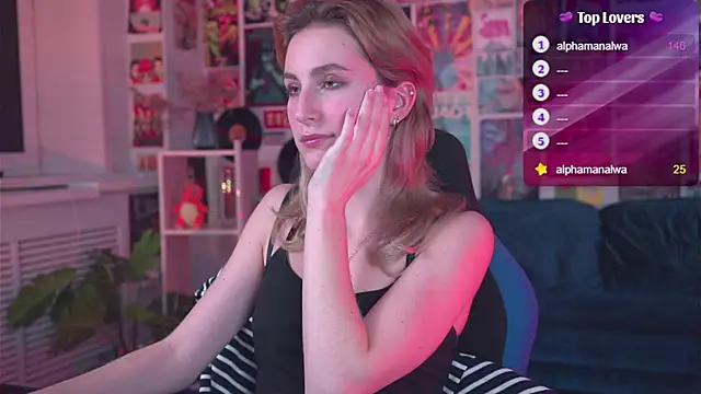 Snapshot of LuxRayi chatting on 02/20/25, 12:08 LuxRayi online show from 02/20/25, 12:08