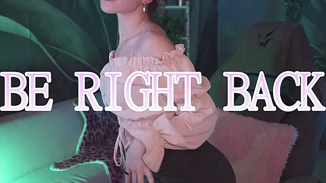 Snapshot of LuxRayi chatting on 01/11/26, 03:33 LuxRayi online show from 01/11/26, 03:33