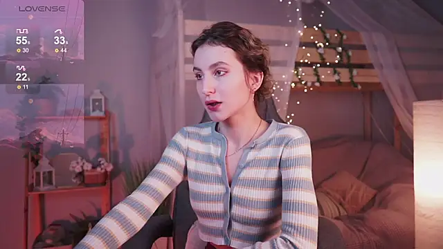 Snapshot of LuxRayi chatting on 01/13/26, 02:50 LuxRayi online show from 01/13/26, 02:50