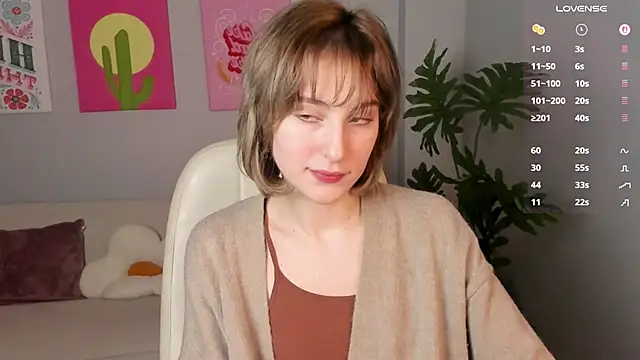 Snapshot of LuxRayi chatting on 02/14/26, 05:37 LuxRayi online show from 02/14/26, 05:37