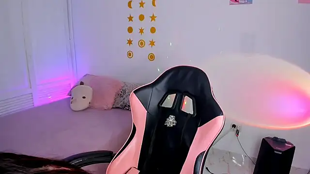 Kaoriyoshii online show from 11/23/25, 07:13