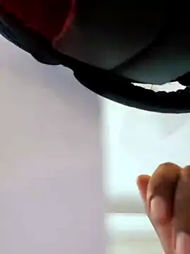 Snapshot of sailord chatting on 10/31/25, 09:43 sailord online show from 10/31/25, 09:43