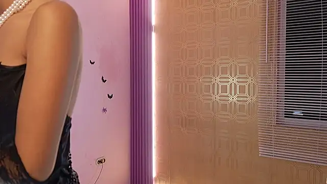 Bella19  online show from 10/31/25, 09:38