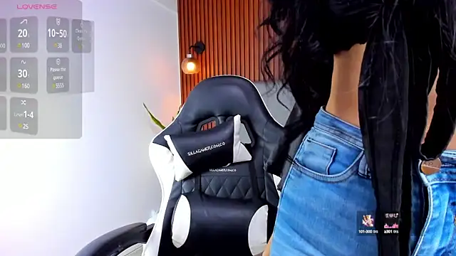 Snapshot of elissa_iris chatting on 12/14/24, 12:12 elissa iris online show from 12/14/24, 12:12