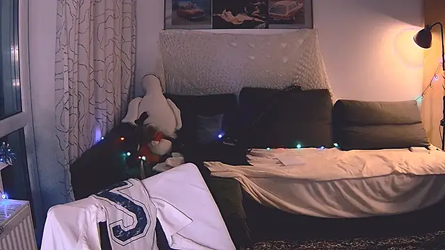 KatiKate online show from 12/16/24, 04:27