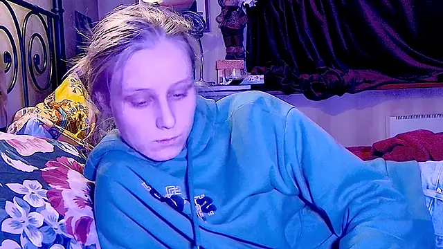 KatiKate online show from 01/27/25, 05:58