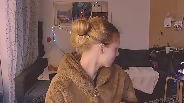 KatiKate online show from 02/21/25, 03:21