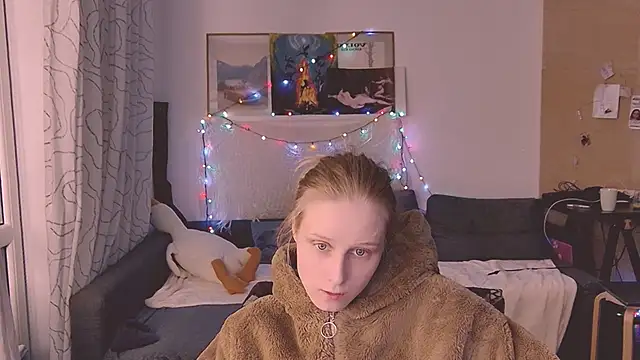 KatiKate online show from 02/25/25, 05:15