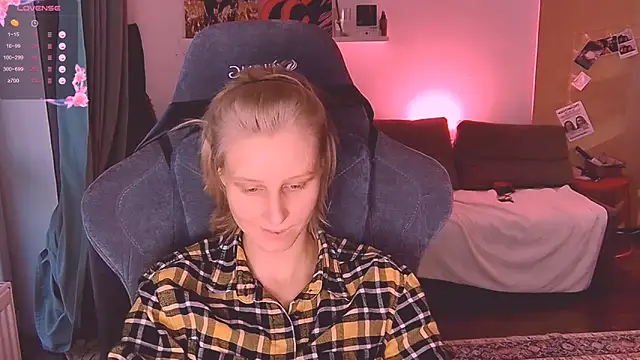 KatiKate online show from 10/22/25, 02:17