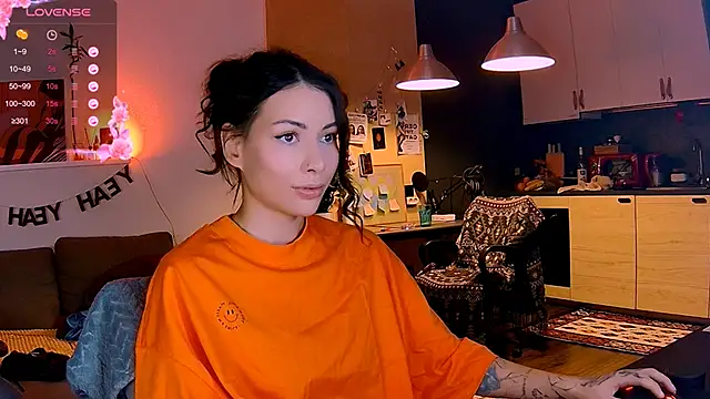 KatiKate online show from 11/14/25, 04:06