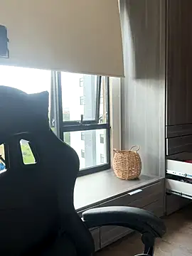 SophieRaily  online show from 09/18/25, 07:49