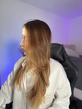 Snapshot of SophieRaily_ chatting on 03/02/26, 10:05 SophieRaily online show from 03/02/26, 10:05